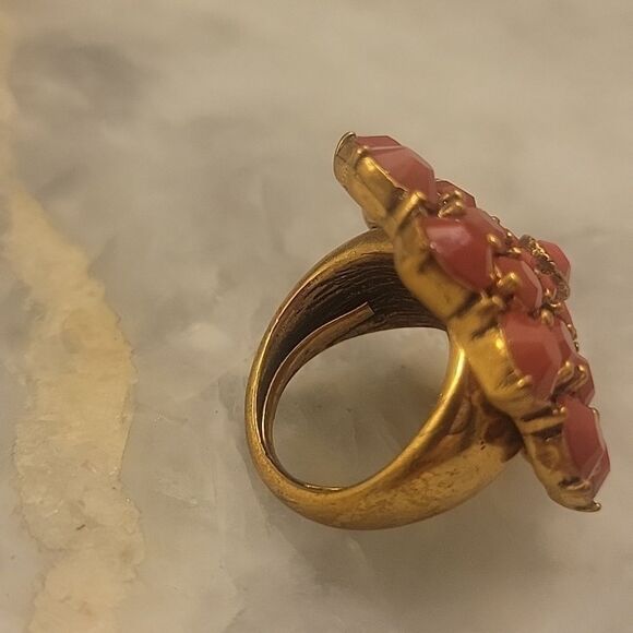 NEW Oscar De La Renta Red 7 Rose Flower Rosette Cabochon Cocktail Statement Ring - Picture 6 of 7